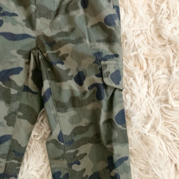 LOld Navy | Boys Camouflage Cargo Pants Elastic Waist Size 8 Military Print - Picture 7 of 9